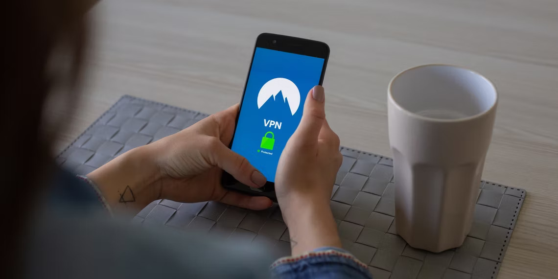 7 Best VPN Browsers for Android & iOS with Integrated VPN